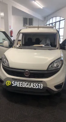 Remplacement de pare-brise Fiat Doblo Utilitaire à Marseille – Service rapide avec franchise offerte et 150 € offerts