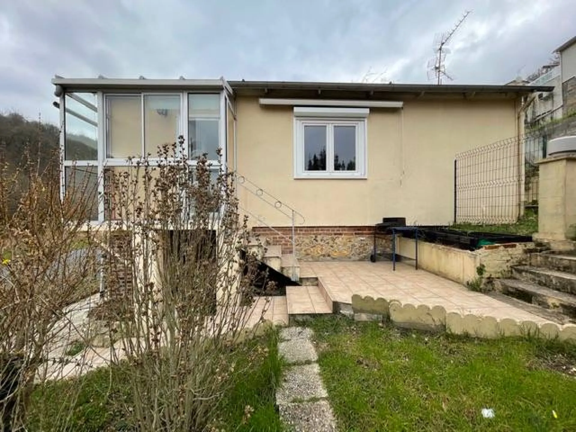 A acheter maison de 53m² avec 470m² de terrain et garage sur la commune d'ORIVAL 76500