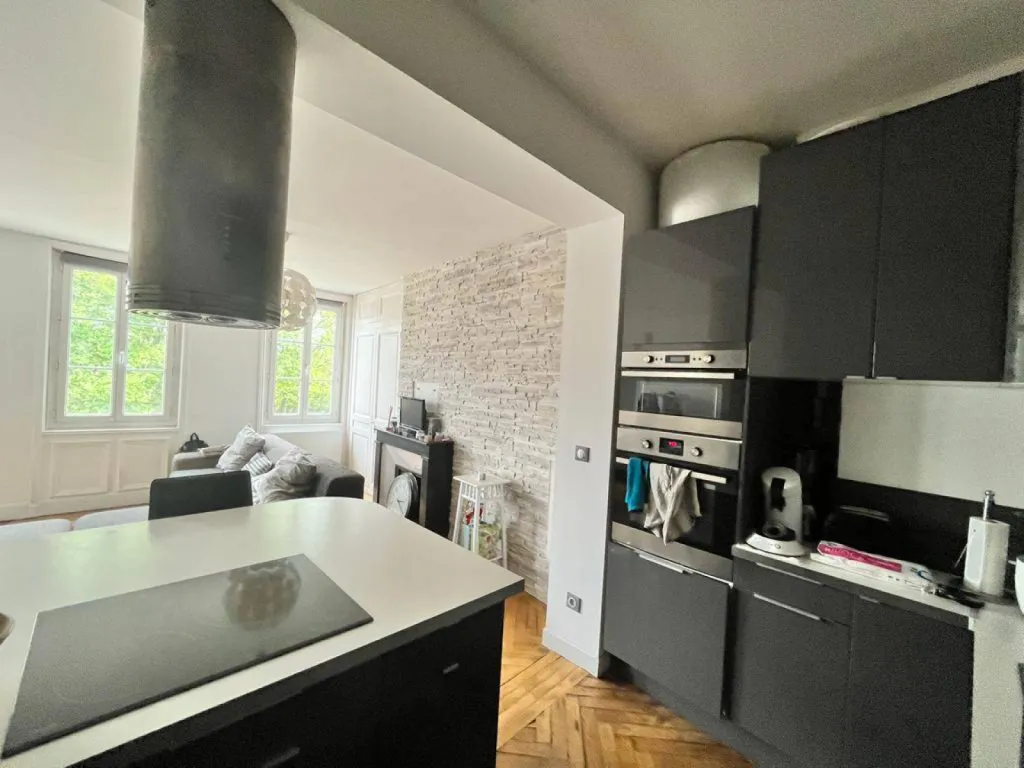 Bel appartement meublé de type F3 de 52,57m²