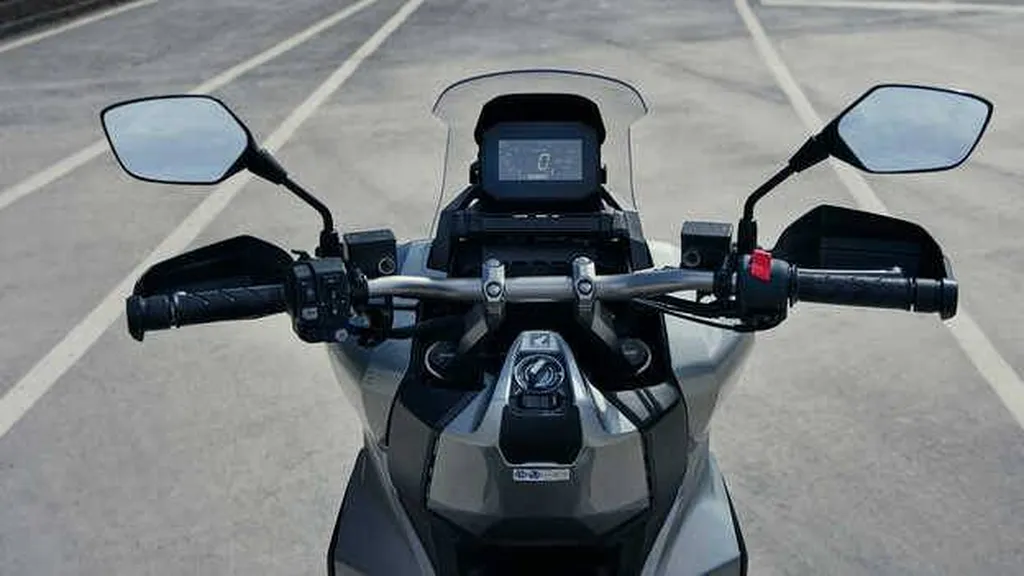 ADV 350 VAR NEUF