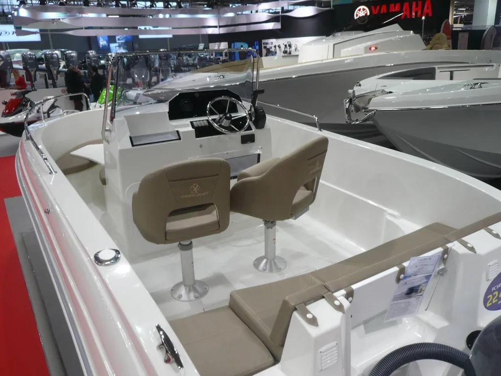 Acheter un bateau neuf Pacific Craft chez un concessionnaire en Bretagne