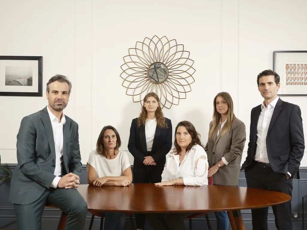 Garde à vue Marsella  Asistencia letrada comisaría  Detención policía Francia  Derechos del detenido en Francia  Abogado interrogatorio Marsella  Cyril Lubrano-Lavadera Penalista