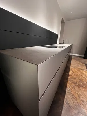 conception et pose de cuisine Minimal haut de gamme à Lyon 