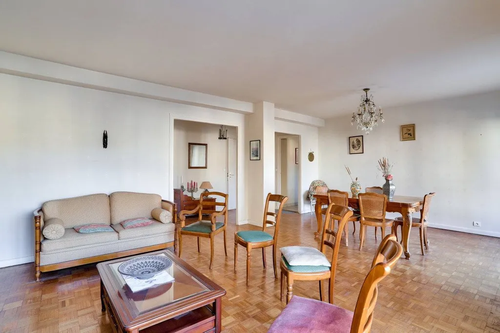 5 Pièces 3 Chambres à vendre à Saint-Germain-en-Laye 78100