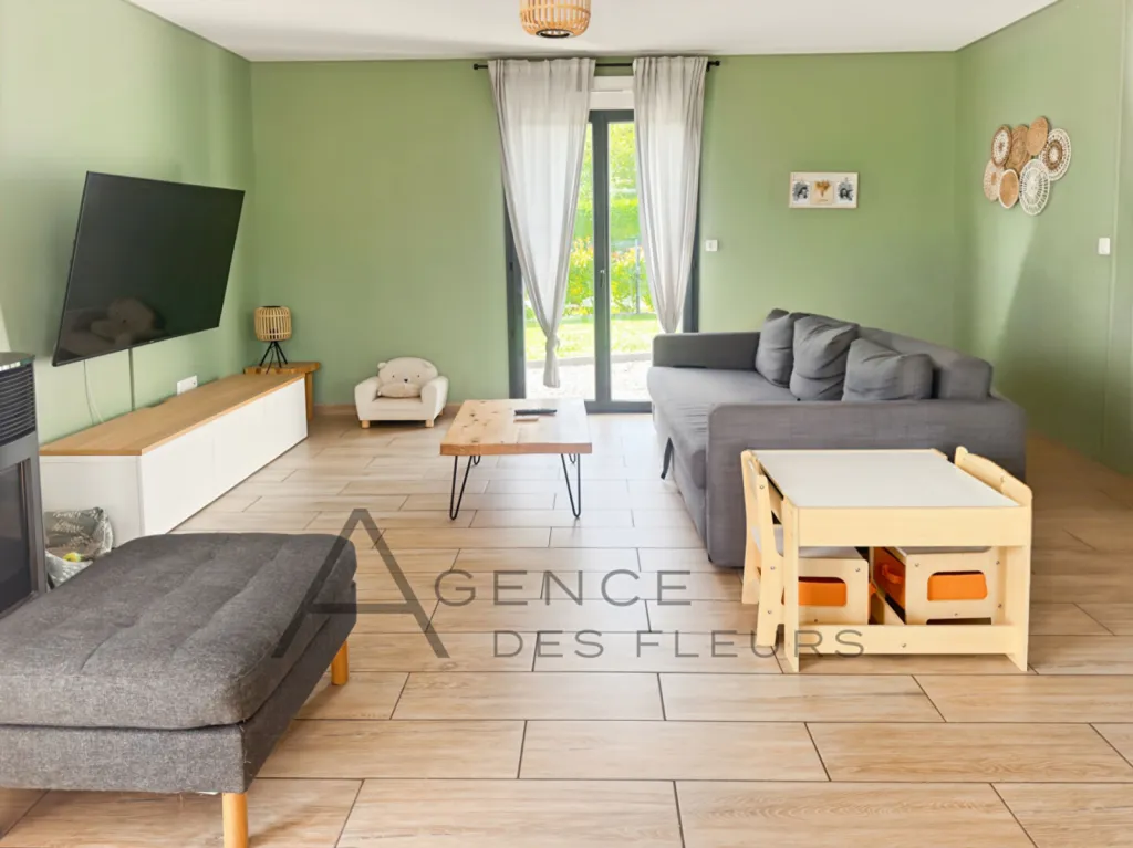 A saisir sur la commune du THUIT DE L'OISON 27370 maison de 107 m² édifiée sur 650 m² de terrain.