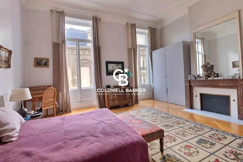 Appartement à vendre Bordeaux – jardin public, volumes remarquables et prestations anciennes