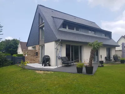 VENDU Maison contemporaine, Bourg paisible, toutes commodités, à proximité de Dieppe, et des plages de la côte d'Albatre