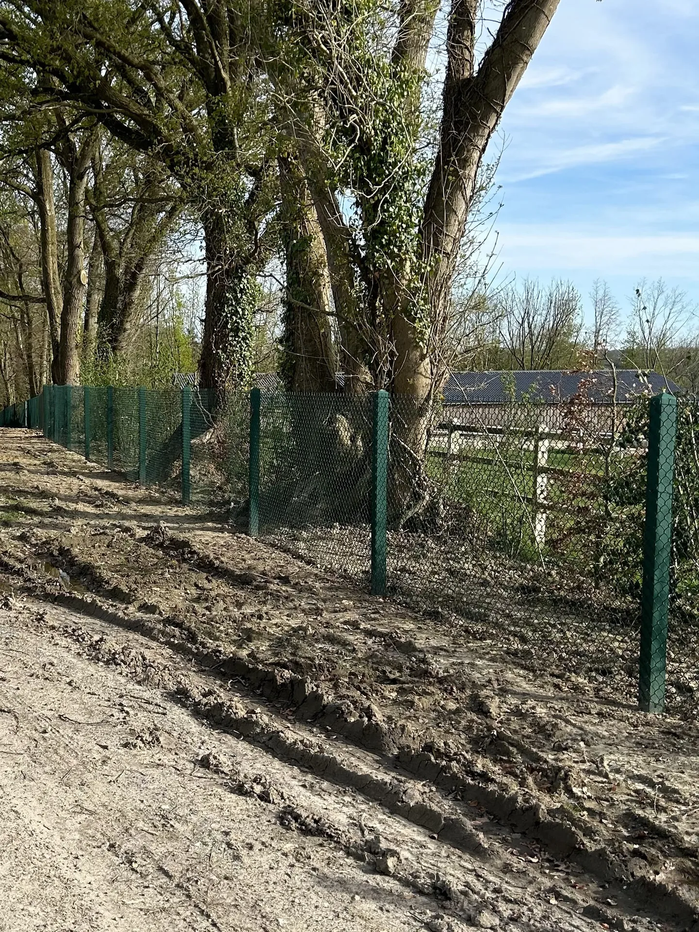 Installation de Clôture grillagée rigide, Panneaux de treillis soudé et Aménagements de limites de propriété à Bourg Achard dans l'Eure 27 et ses communes proches du Roumois