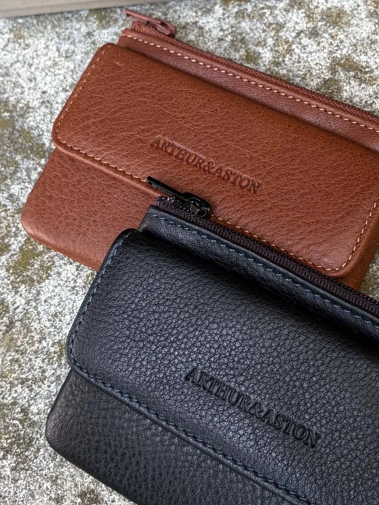 Porte-monnaie/cartes cuir Arthur & Aston chez Evasion à Eu