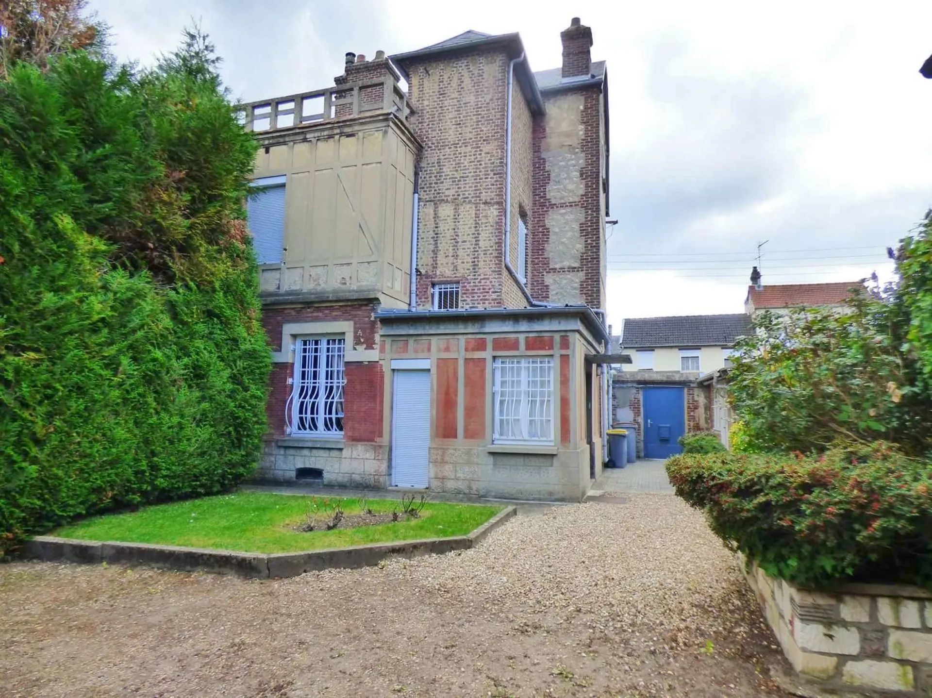Cherche à acheter maison de maître avec 2 dépendances sur Caudebec lès Elbeuf 76320