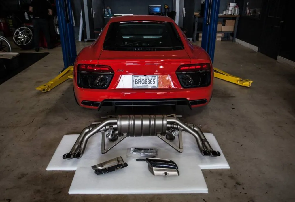 Suppression silencieux intermédiaire pour Supercars