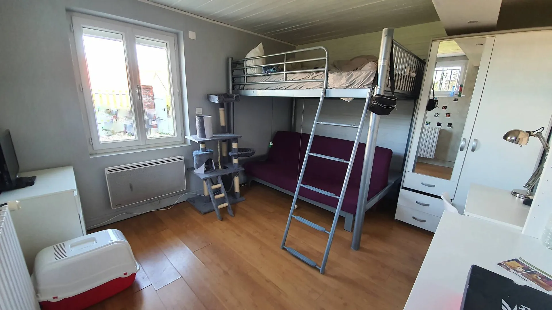 A vendre charmante villa de 103 m² habitables, 4 chambres, VUE MER, située sur l'axe Dieppe - Le Tréport, à deux pas de la plage. Petit-Caux 76370