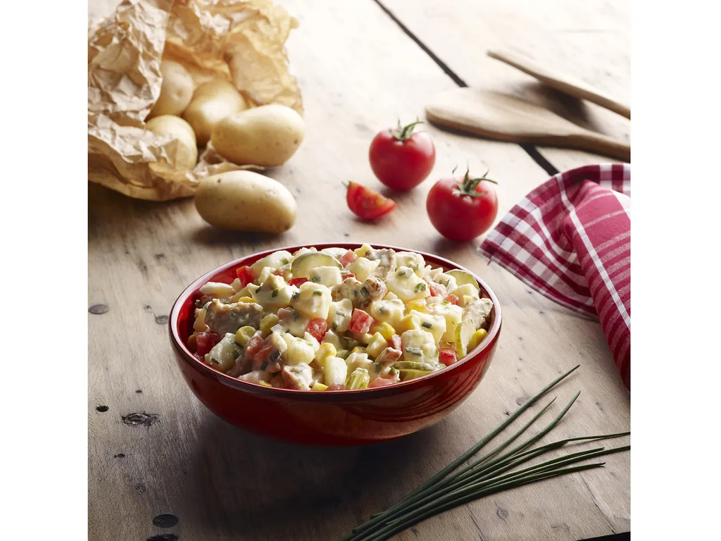 photographe culinaire à Lyon mise en ambiance salade traiteur Bonduelle Piémontaise au poulet