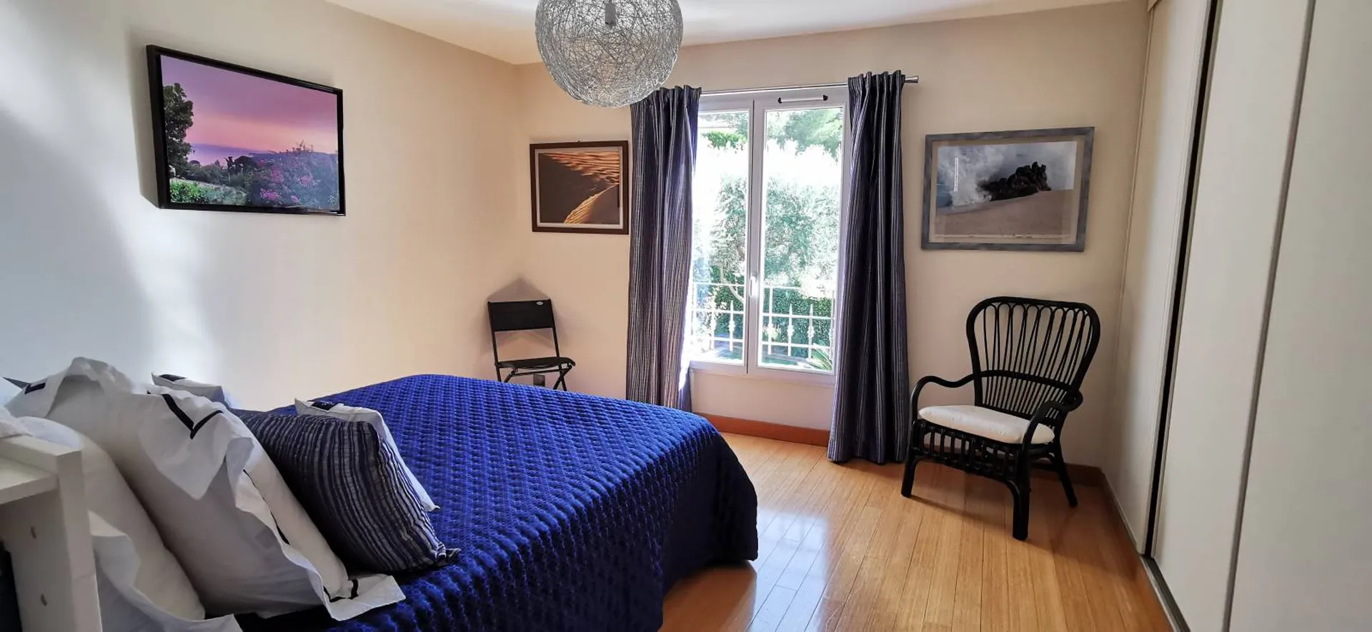 Cassis -   maison individuelle rénovée & climatisée avec terrasse vue mer, piscine et garage