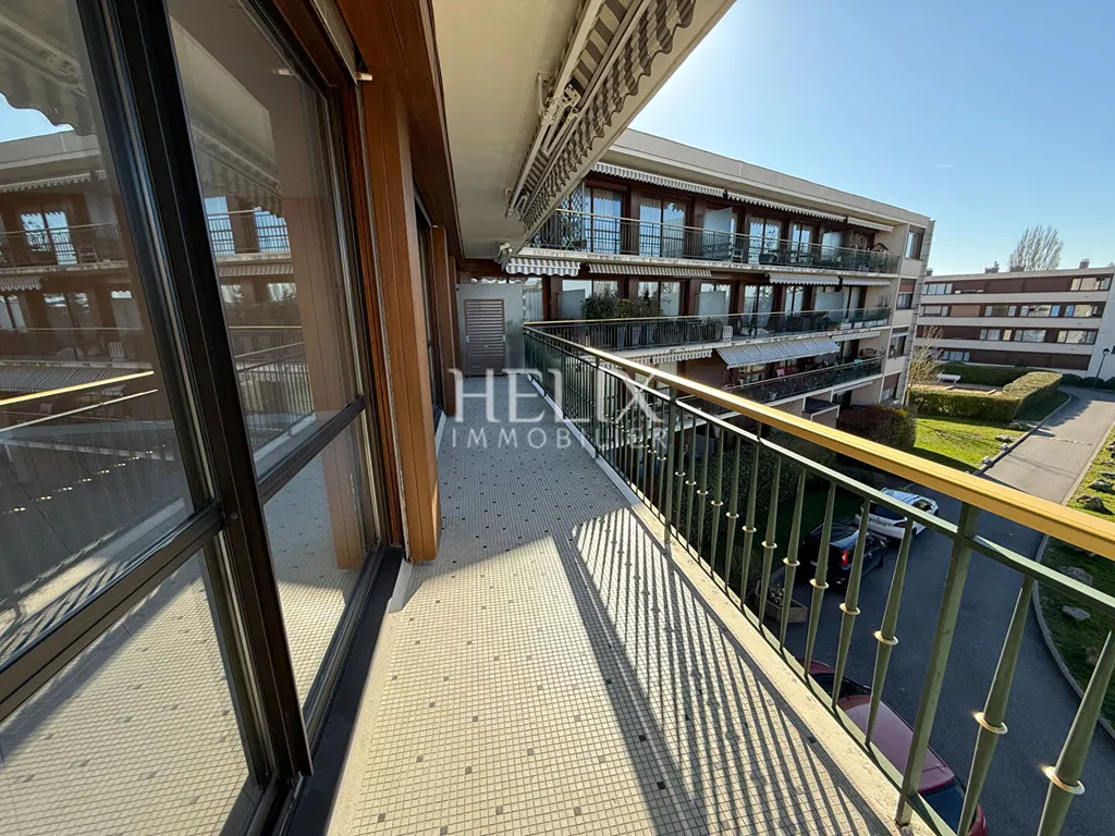 Noisy Le Roi très bel appartement dans une résidence recherchée, idéalement situé dans un environnement calme et arboré