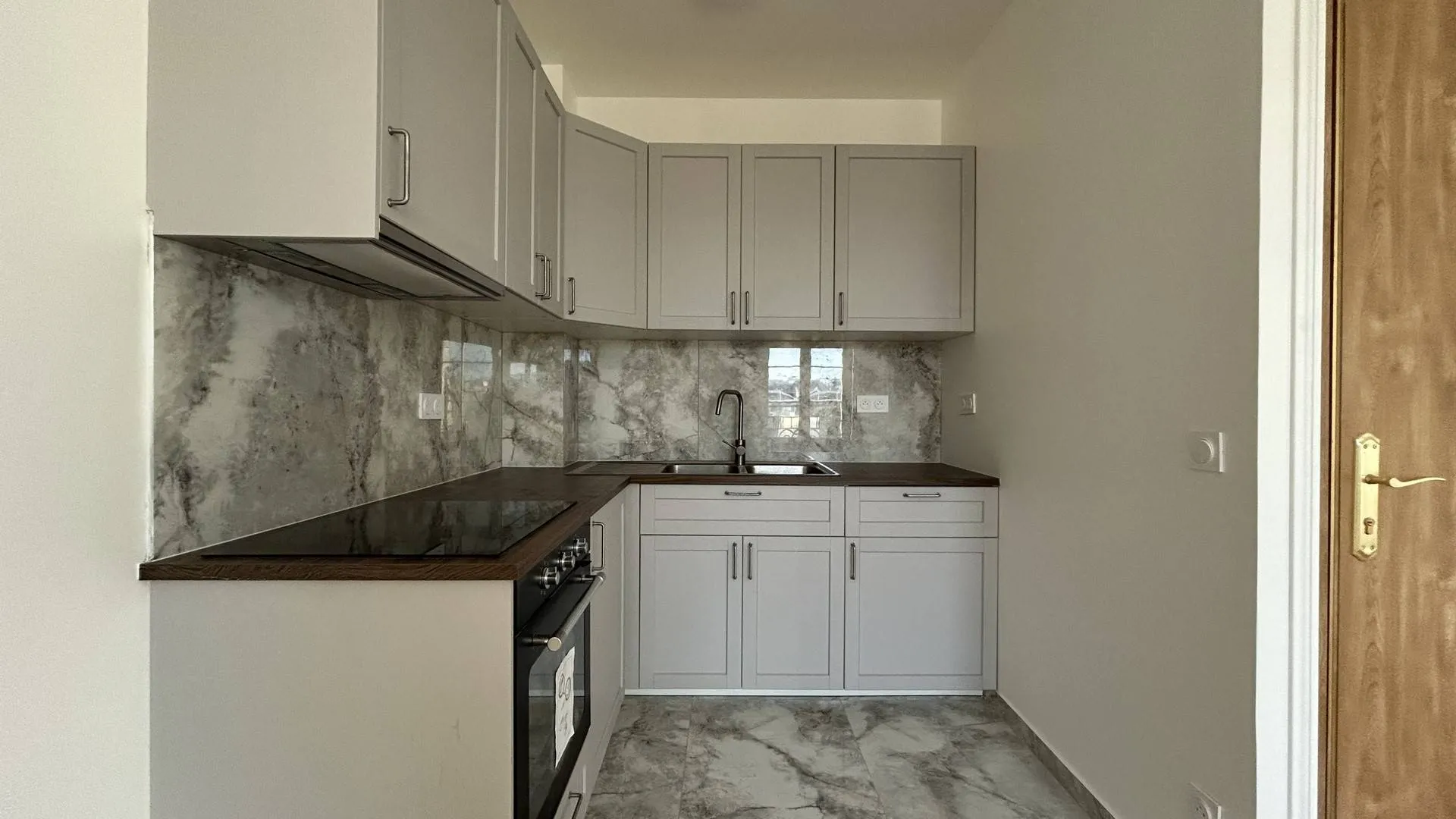 T2 loué de 44,40m² avec vue port, au 3ème étage, proche de la gare de Dieppe, en Seine-Maritime.