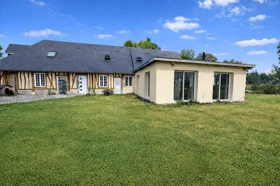 À vendre maison ancienne de 210m² sur un terrain de 5000m² située au Thuit-Signol