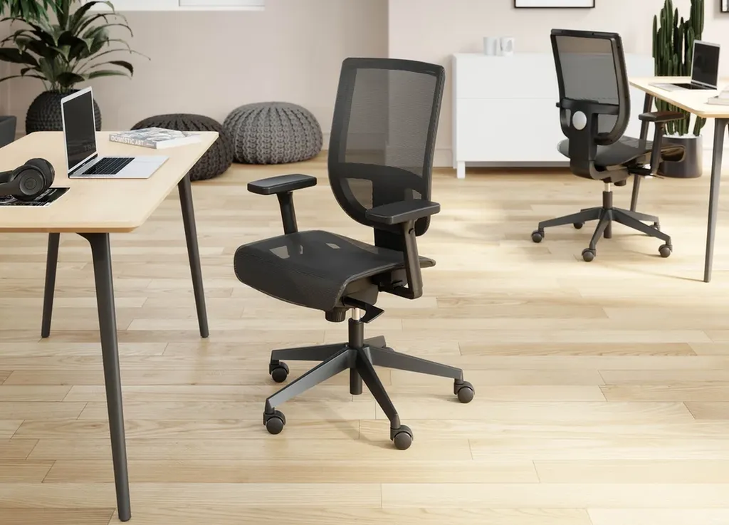 Fauteuil dossier résille en Coworking à Avignon