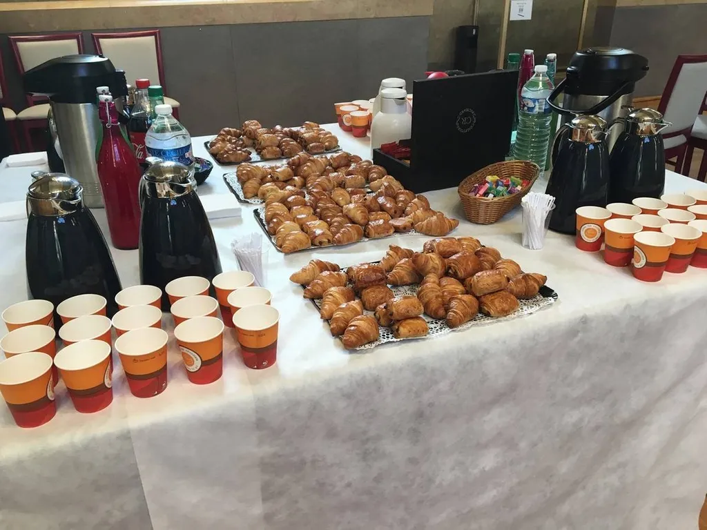 PETIT DEJEUNER - PAUSE CAFE RICHARD avec Service