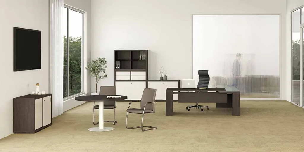 Aménagement d'un espace direction avec rangements bois de la gamme KARA sur ALES.