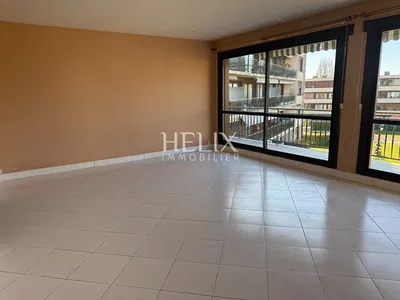 Noisy Le Roi très bel appartement dans une résidence recherchée, idéalement situé dans un environnement calme et arboré