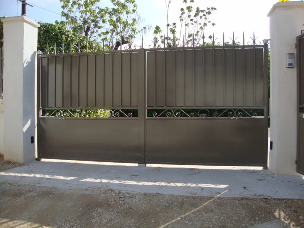  FABRICATION ET POSE D'UN PORTAIL Tolé à Peypin  St Savournin  Cadolive  la Bouilladisse