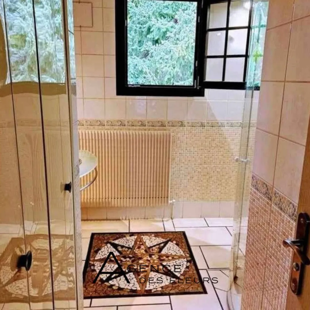 A saisir maison de 128 m² édifiée sur 500 m² de terrain sur la commune de ELBEUF 76500