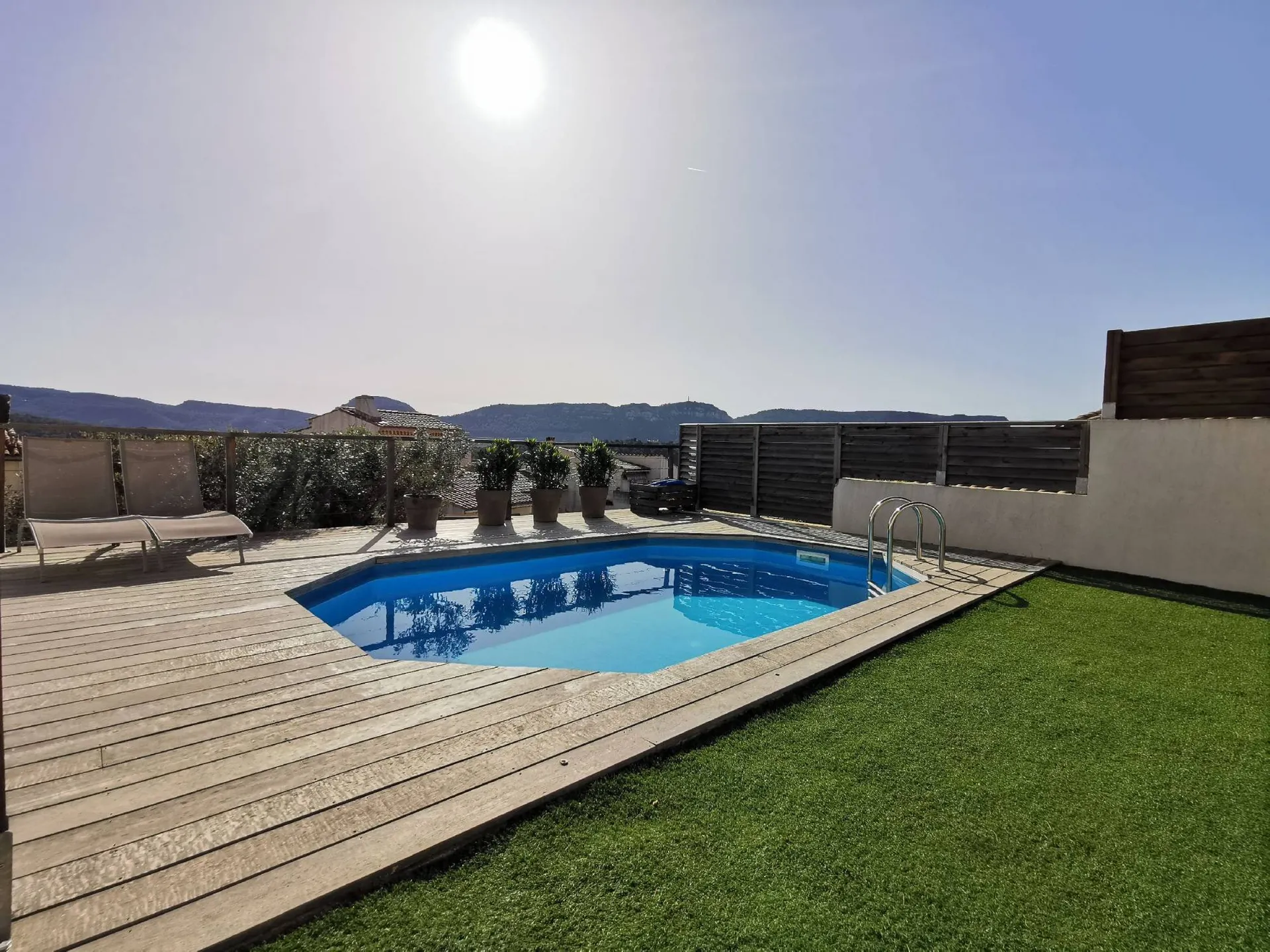 Terasse avec piscine villa a vendre cassis prestige