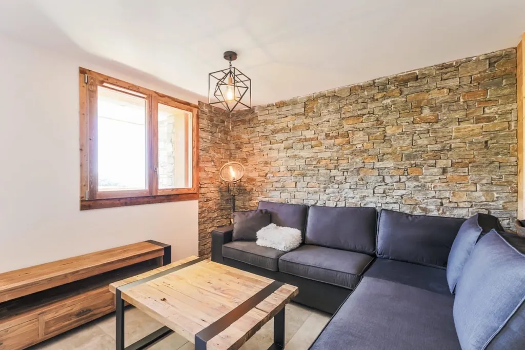 Installation fenêtres en bois mélèzes rustique à St François Longchamp