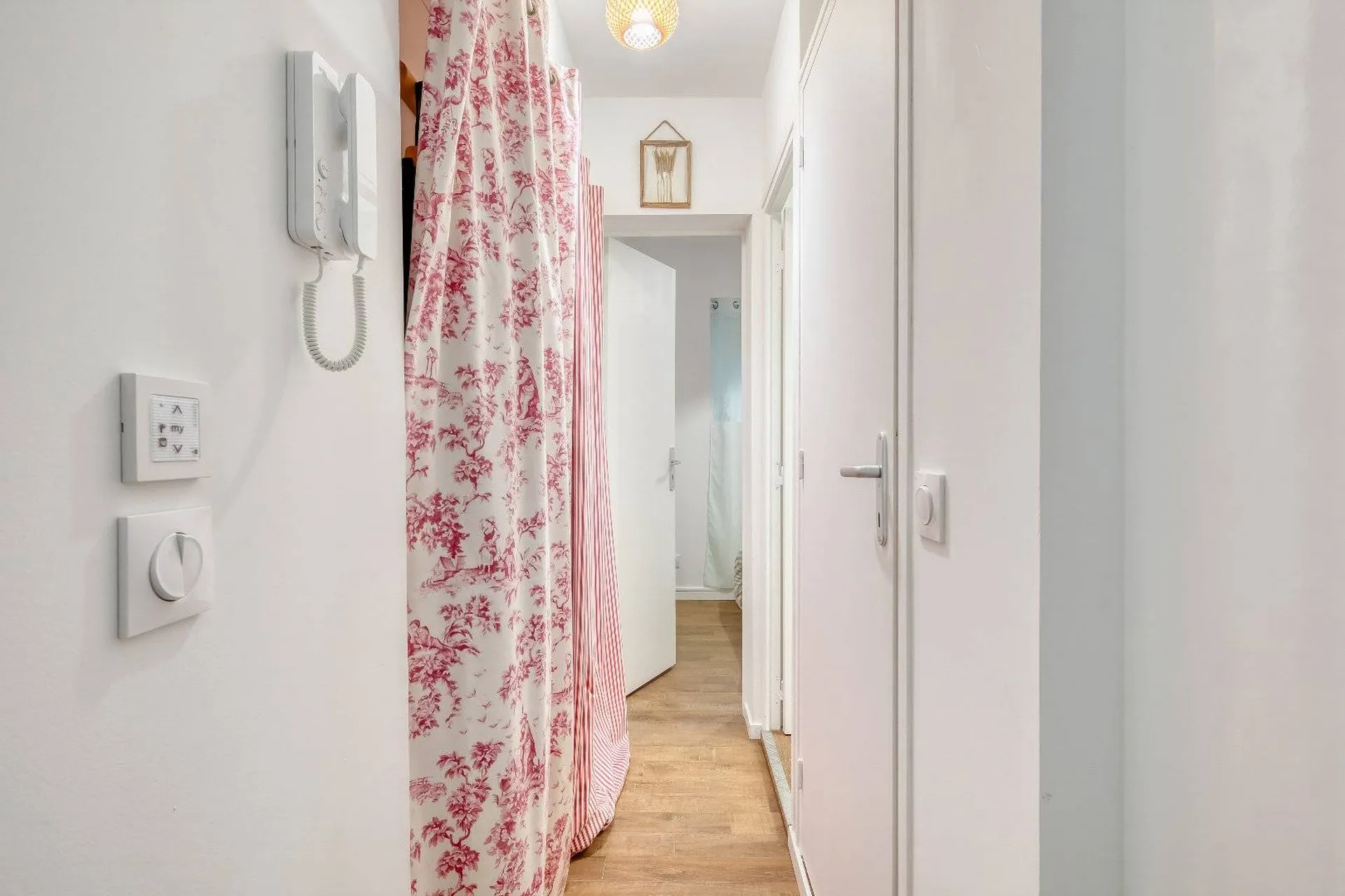 Charmant studio entièrement rénové en 2024 – Dieppe 76200 (Centre-ville / Mairie)