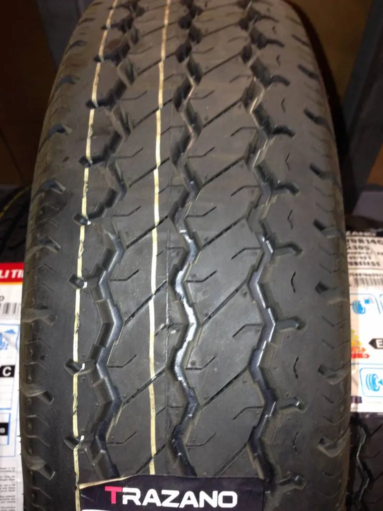 Pneu Trazano SL305 camionnette en 14 pouces