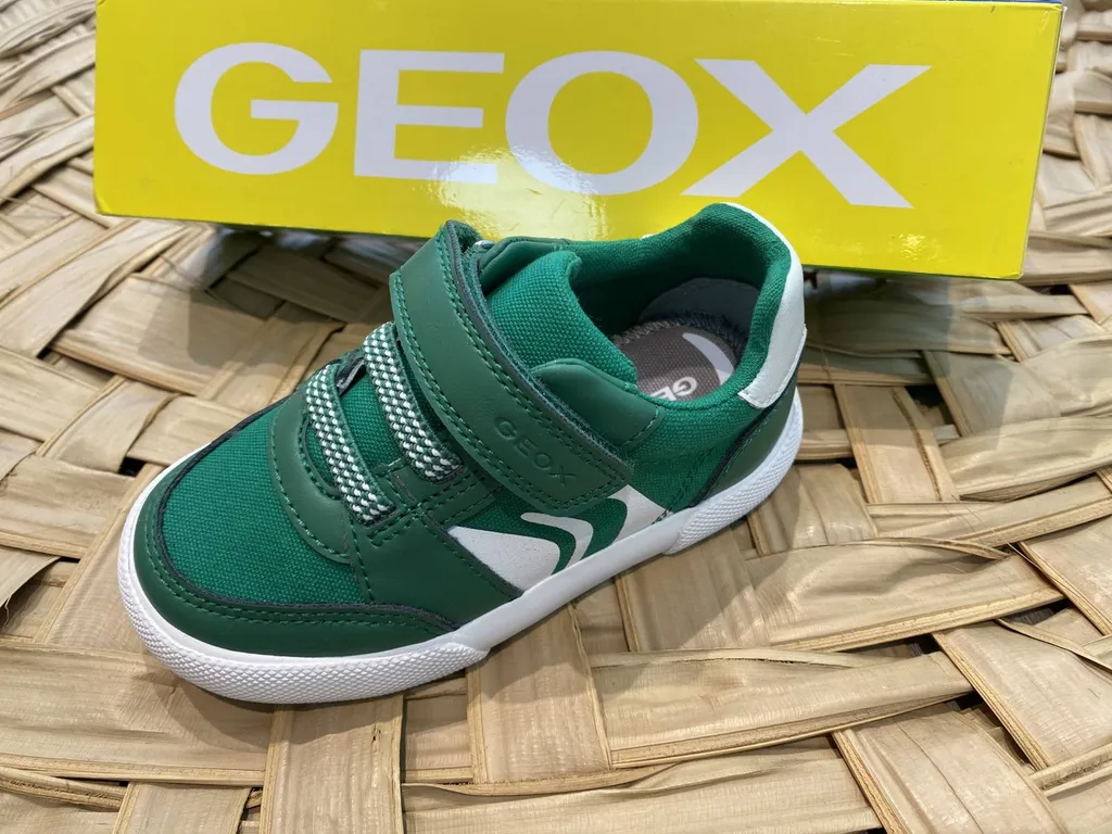 Basket Geox pour garçons près de Fronsac