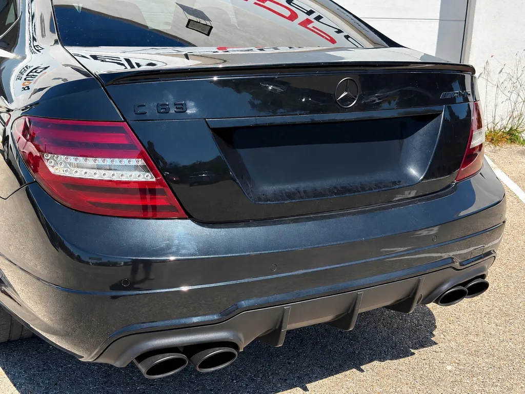 Mercedes C63 AMG W204 Phase 2 préparée par ADP Performance avec Stage 1 sur mesure et conversion éthanol E85
