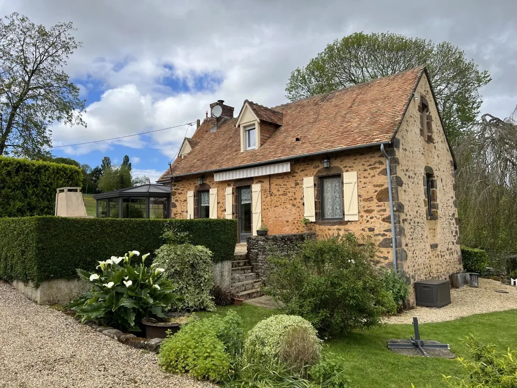 Fermette à vendre à 25 km du Mans avec très grand terrain