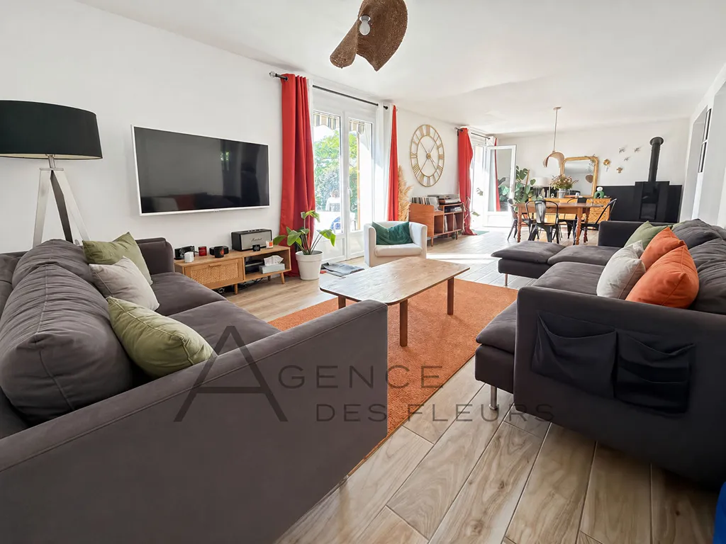 A vendre maison de 122 m² édifié sur 714 m² de terrain sur la commune de CLÉON 76410