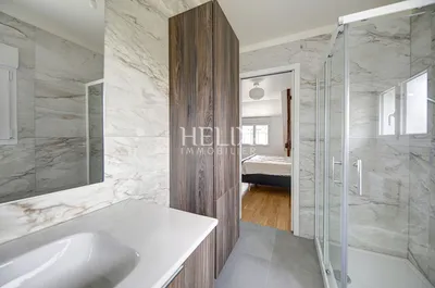 En exclusivité Maison à vendre proche du Lycée international de Saint -Germain-en-Laye, une belle maison de 5 chambres avec un intérieur moderne.