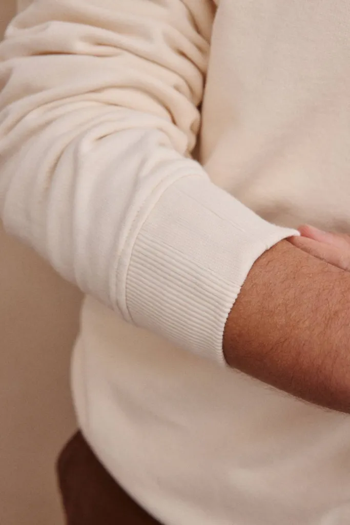 Sweat JAQK Marco Milk en molleton doux. Coupe large, broderie ton sur ton. Confort & style moderne à découvrir chez La Suite Urban Chic Dieppe. 76