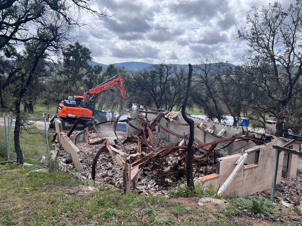 Démolition d'un bâtiment sinistré