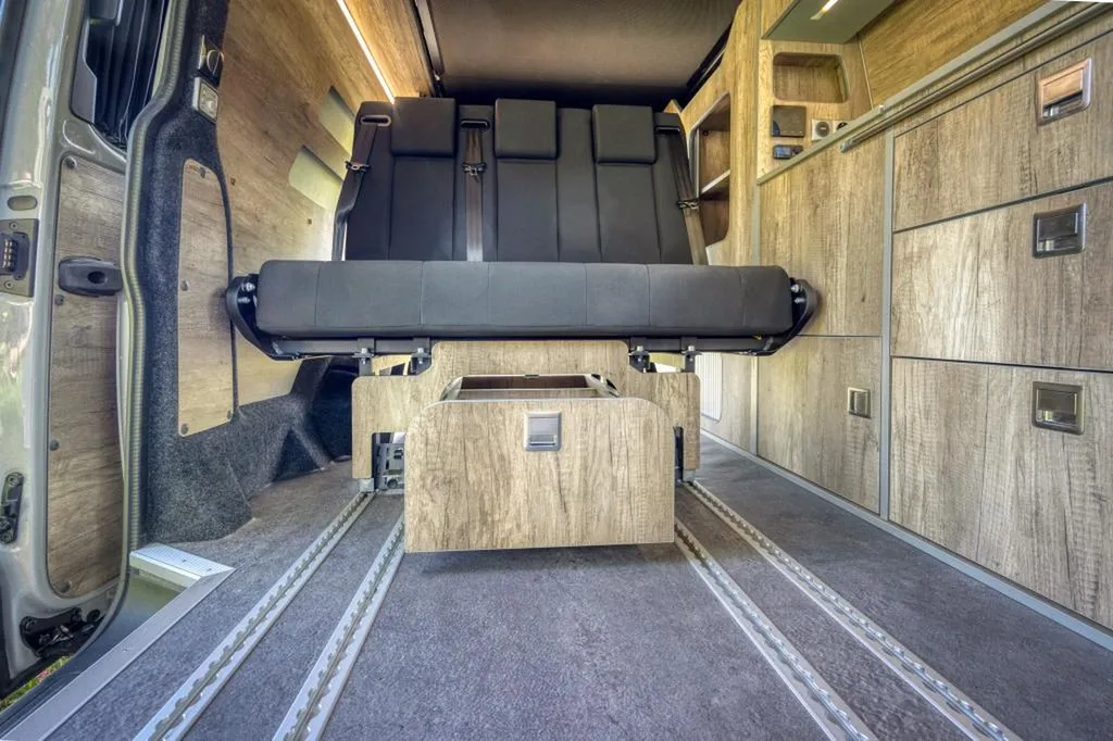 Spécialiste aménagement intérieur VW T6 Long à Lyon : transformation van sur-mesure dans le Rhône