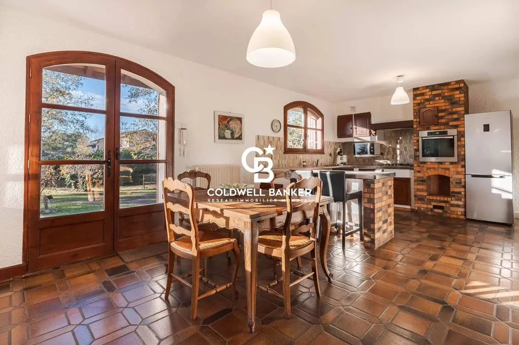 Maison à vendre à Le Haillan – parc arboré, vaste séjour cathédrale et 4 chambres
