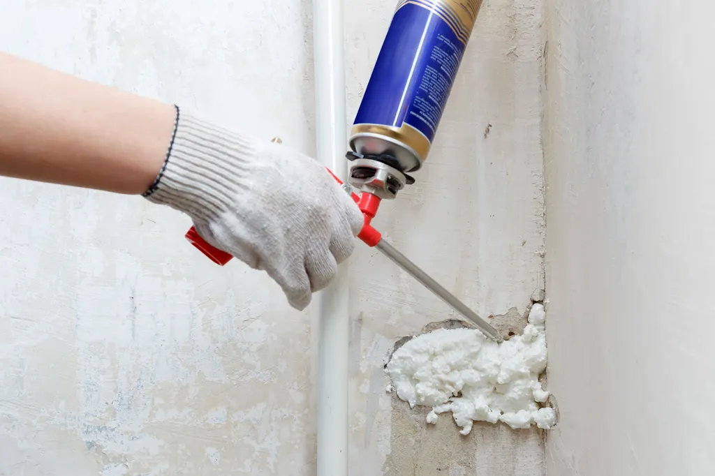Distributeur de mousse polyuréthane projetée à Lyon, Paris et toute la France : OVALTECH, réactivité professionnelle