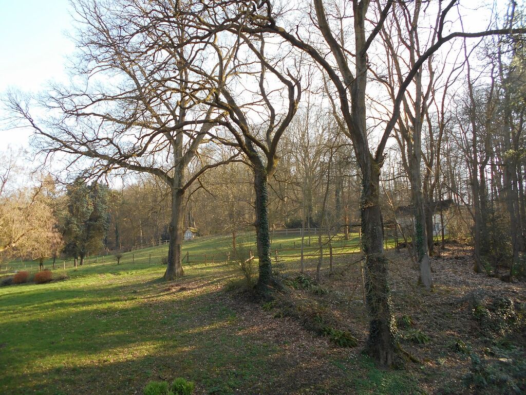 PROPRIETE EQUESTRE Région HONFLEUR -  Sur près de 9 Hectares