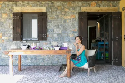 préparatifs de la mariée à Pefkos Grèce