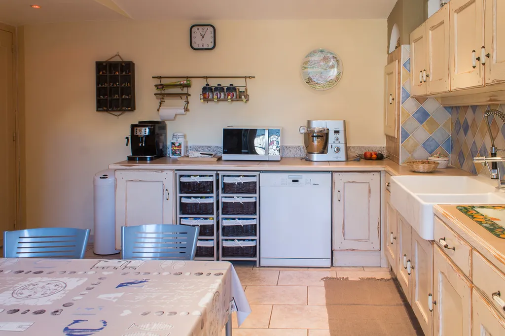 bas de villa à la vente Roquefort la Bédoule