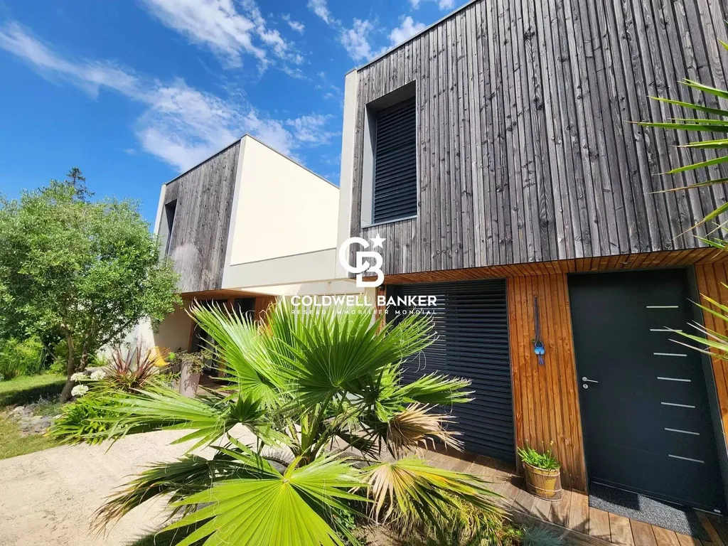 Maison d’architecte à vendre à Pessac - avec jardin, piscine, et deux habitations indépendantes