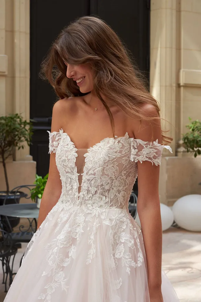 Robe de mariée princesse avec manche bateau à Marseille