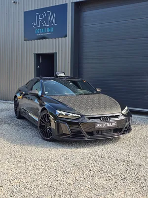 Covering Partiel shadow black 3M réalisée sur cette Audi e-tron GT à Saint-vit proche de Besançon JRM Detailing