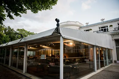 Organisez votre mariage de rêve dans un luxueux pavillon à Paris avec une wedding planner experte et passionnée