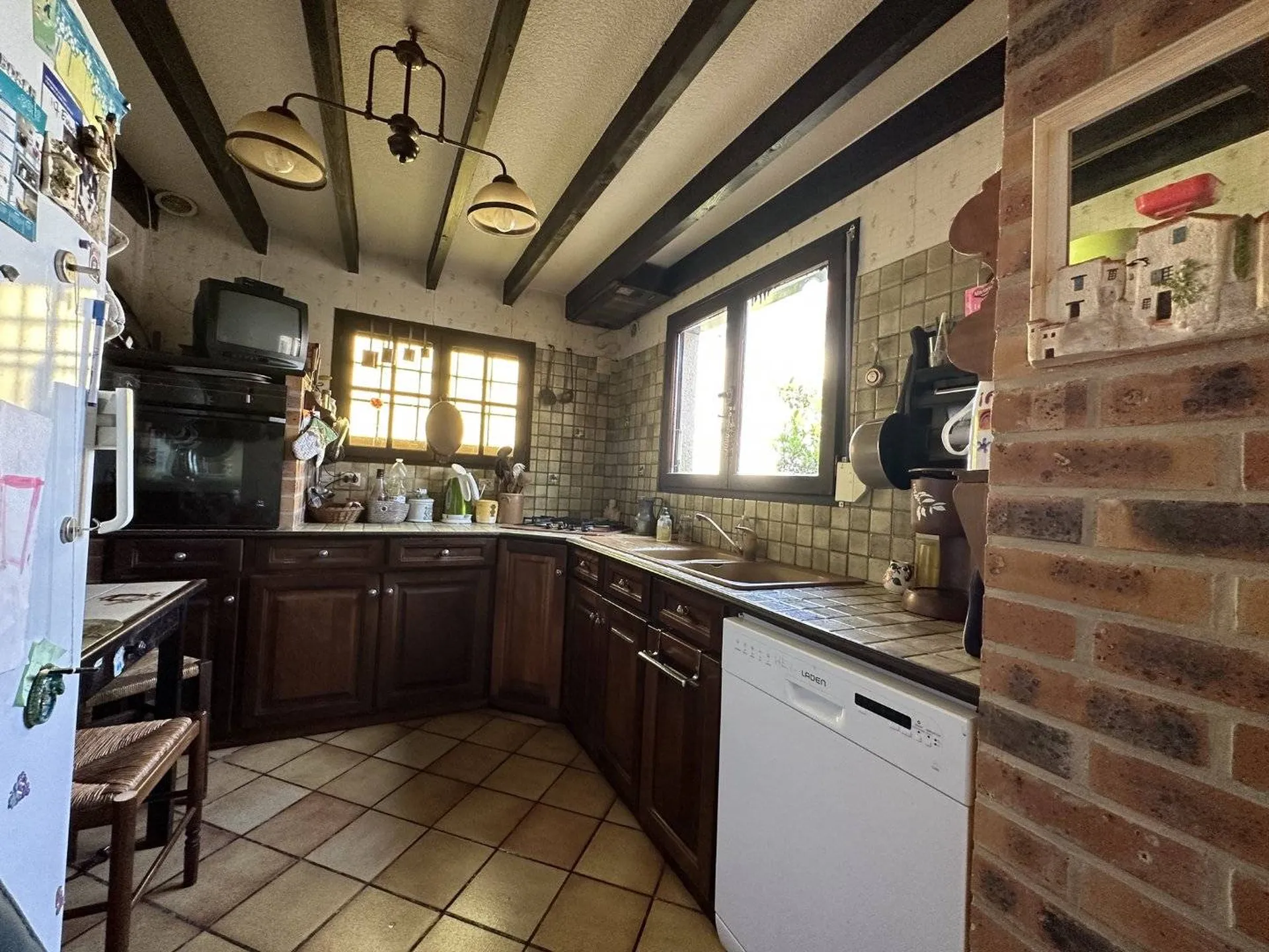 A vendre maison de plage à 7 minutes à pieds de l'eau et des commerces.