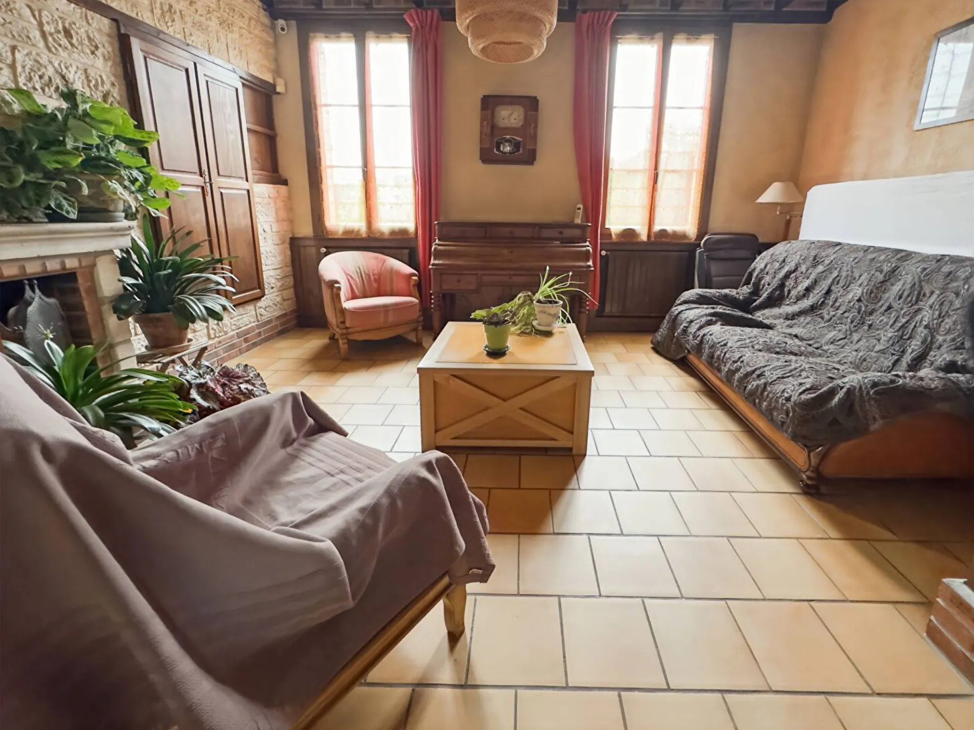 A vendre maison de 228 m² édifiée sur 1332 m² de terrain sur la commune de ST PIERRE LES ELBEUF 76320